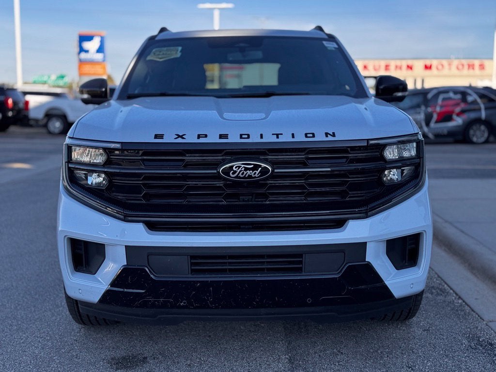 2026 Ford Expedition Max Platinum w/Stealth App Pkg