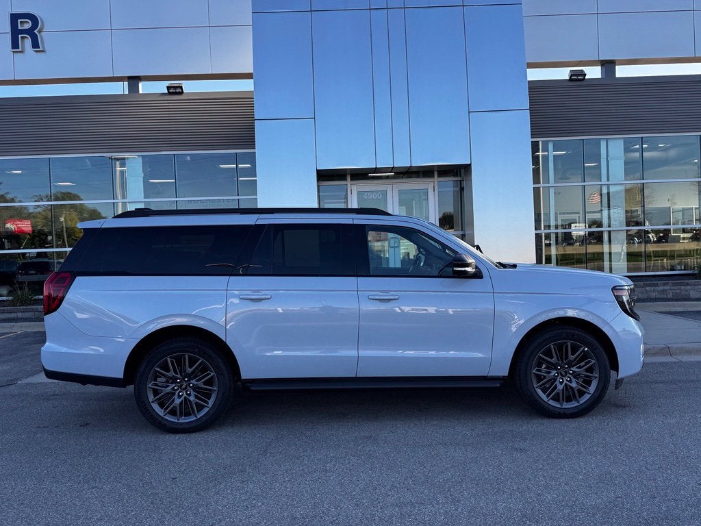 2026 Ford Expedition Max Platinum w/Stealth App Pkg