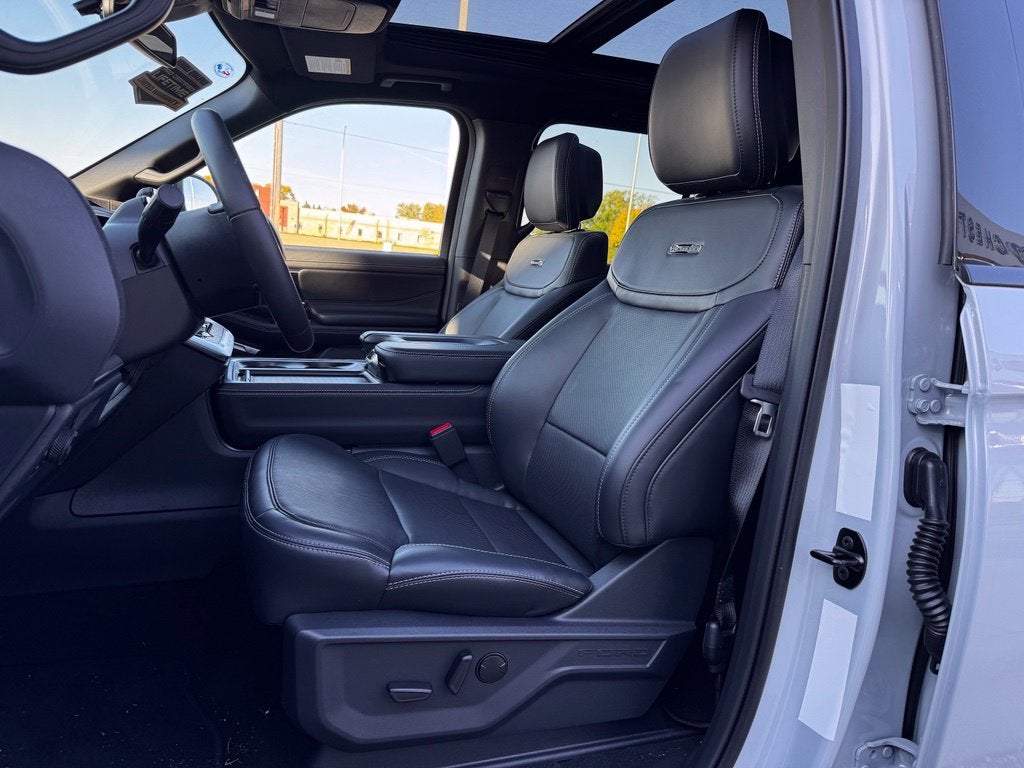 2026 Ford Expedition Max Platinum w/Stealth App Pkg