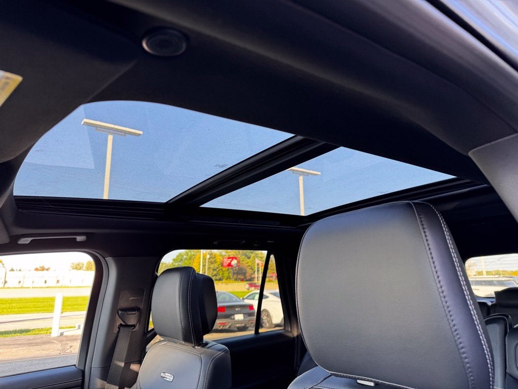 2026 Ford Expedition Max Platinum w/Stealth App Pkg