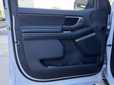 2026 Ford Expedition Max Platinum w/Stealth App Pkg