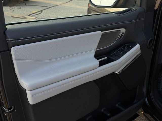 2027 Ford Expedition Max Platinum w/Ultimate Pkg + Drivers Pkg