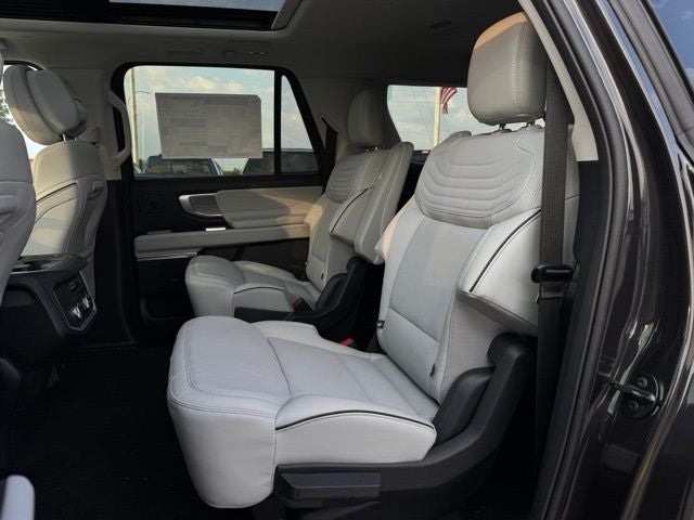 2027 Ford Expedition Max Platinum w/Ultimate Pkg + Drivers Pkg