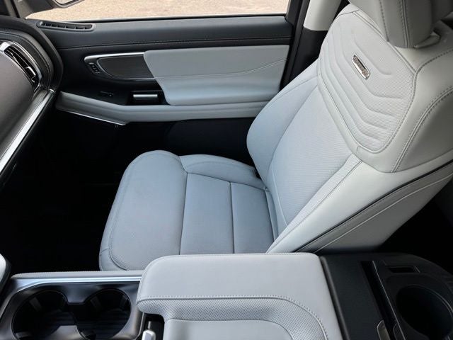 2027 Ford Expedition Max Platinum w/Ultimate Pkg + Drivers Pkg