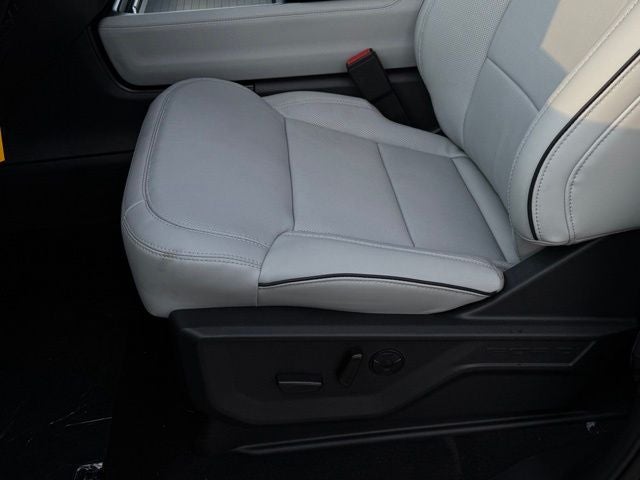 2027 Ford Expedition Max Platinum w/Ultimate Pkg + Drivers Pkg