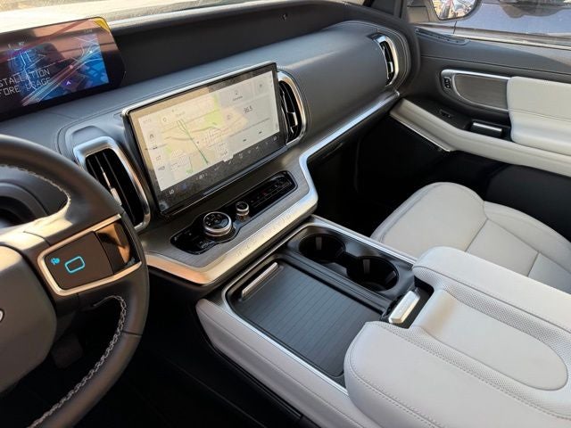 2027 Ford Expedition Max Platinum w/Ultimate Pkg + Panoramic Vista Roof