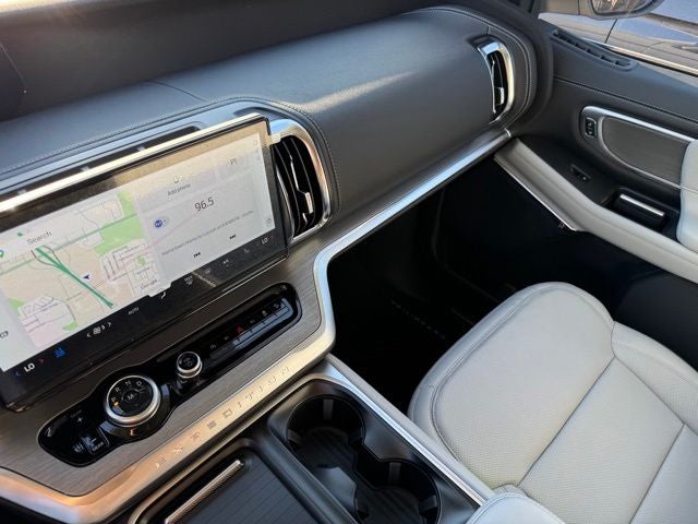 2027 Ford Expedition Max Platinum w/Ultimate Pkg + Panoramic Vista Roof