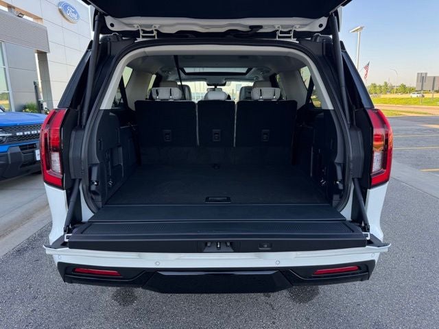 2027 Ford Expedition Max Platinum w/Ultimate Pkg + Panoramic Vista Roof