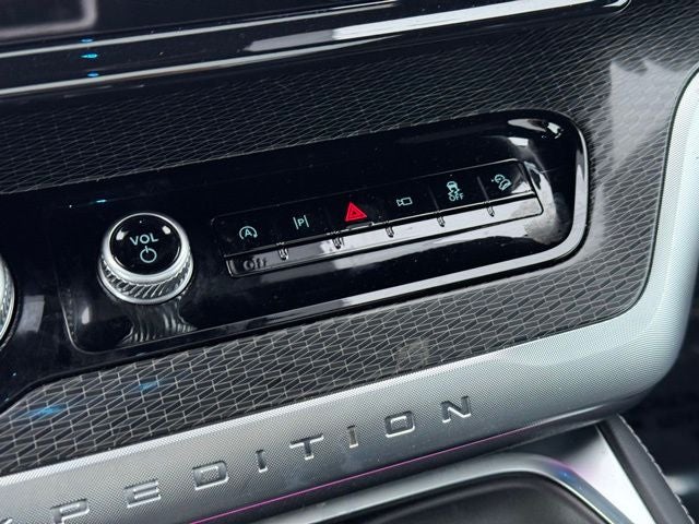 2025 Ford Expedition Max Platinum w/ Stealth Performance Package + 7 Passenger Seati