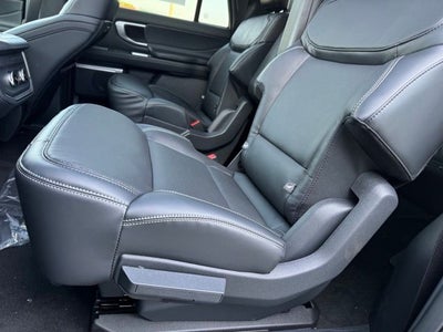 2027 Ford Expedition Max Platinum w/Permorance Pkg + Panoramic Vista Roof