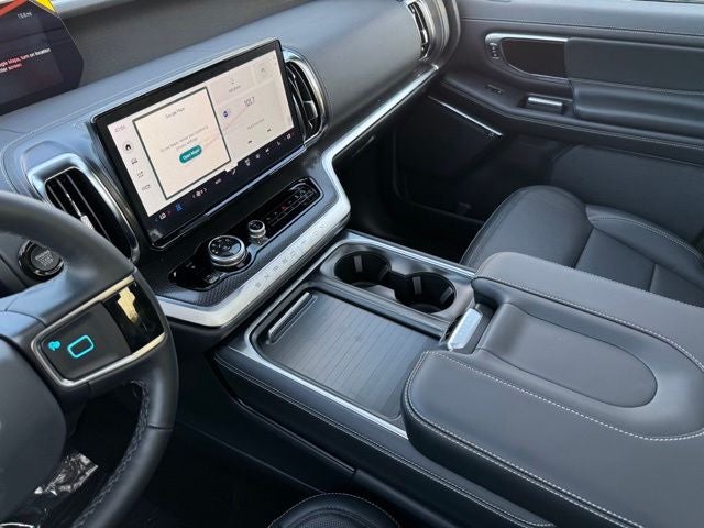 2027 Ford Expedition Max Platinum w/Permorance Pkg + Panoramic Vista Roof