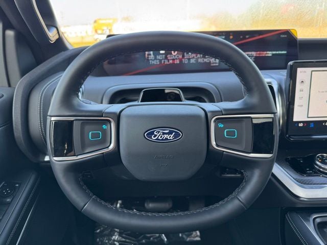 2027 Ford Expedition Max Platinum w/Permorance Pkg + Panoramic Vista Roof