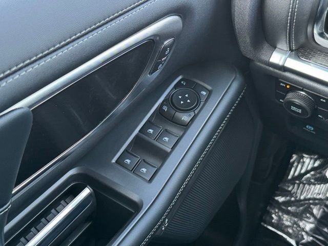 2027 Ford Expedition Max Platinum w/Permorance Pkg + Panoramic Vista Roof