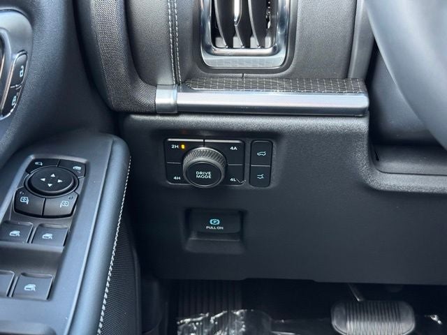 2027 Ford Expedition Max Platinum w/Permorance Pkg + Panoramic Vista Roof