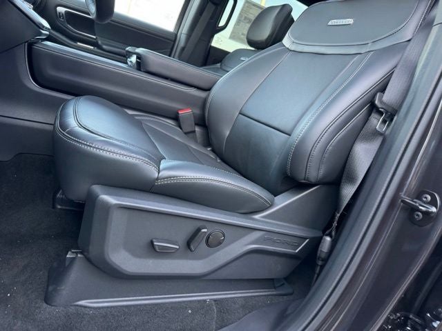 2027 Ford Expedition Max Platinum w/Permorance Pkg + Panoramic Vista Roof