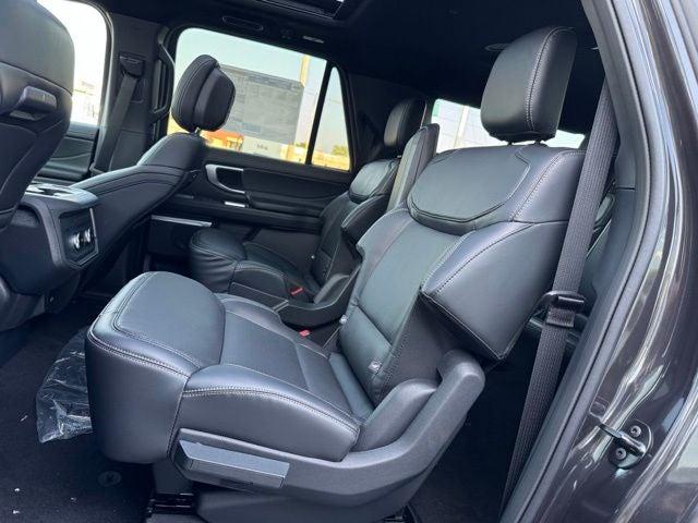 2027 Ford Expedition Max Platinum w/Permorance Pkg + Panoramic Vista Roof