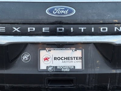 2022 Ford Expedition Max Limited w/ Panoramic Moonroof + HD Tow Package