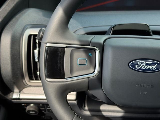 2026 Ford Expedition Active w/Panoramic Vista Roof