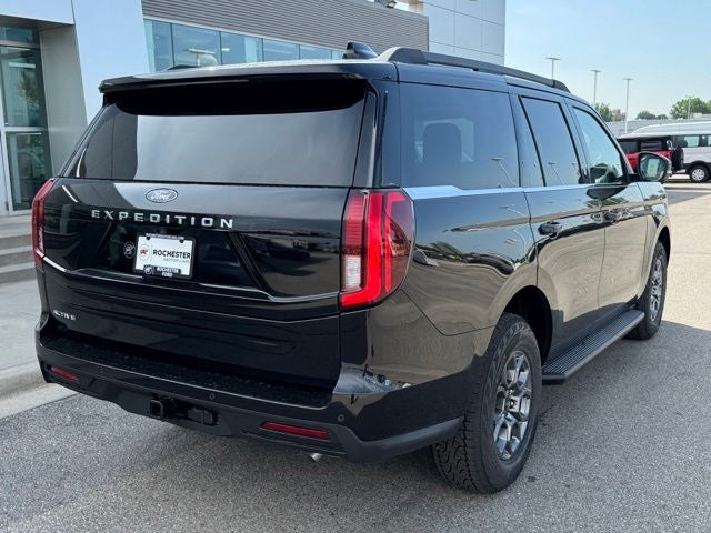 2026 Ford Expedition Active w/Panoramic Vista Roof