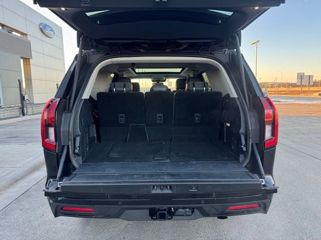 2025 Ford Expedition Active w/ Panoramic Moonroof + 2nd Row Bucket Seats