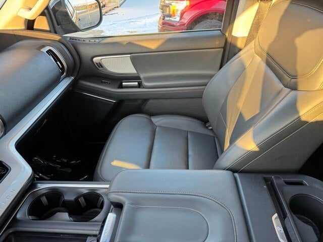 2025 Ford Expedition Active w/ Panoramic Moonroof + 2nd Row Bucket Seats