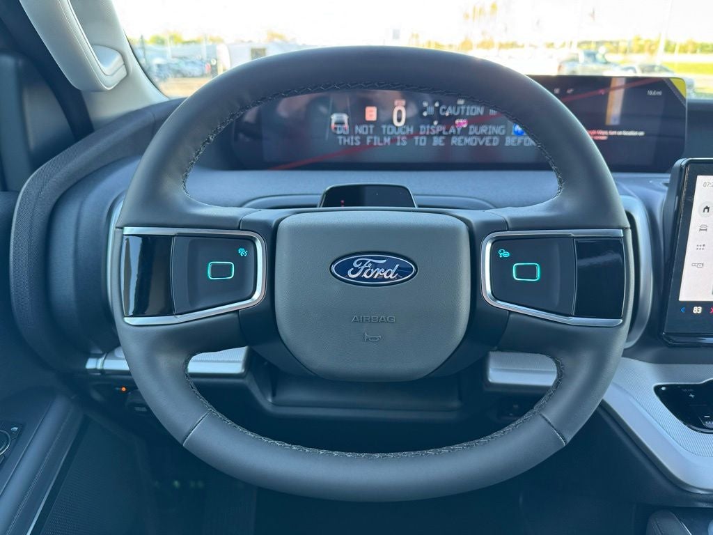 2026 Ford Expedition Active w/Panoramic Roof + 20" Wheels