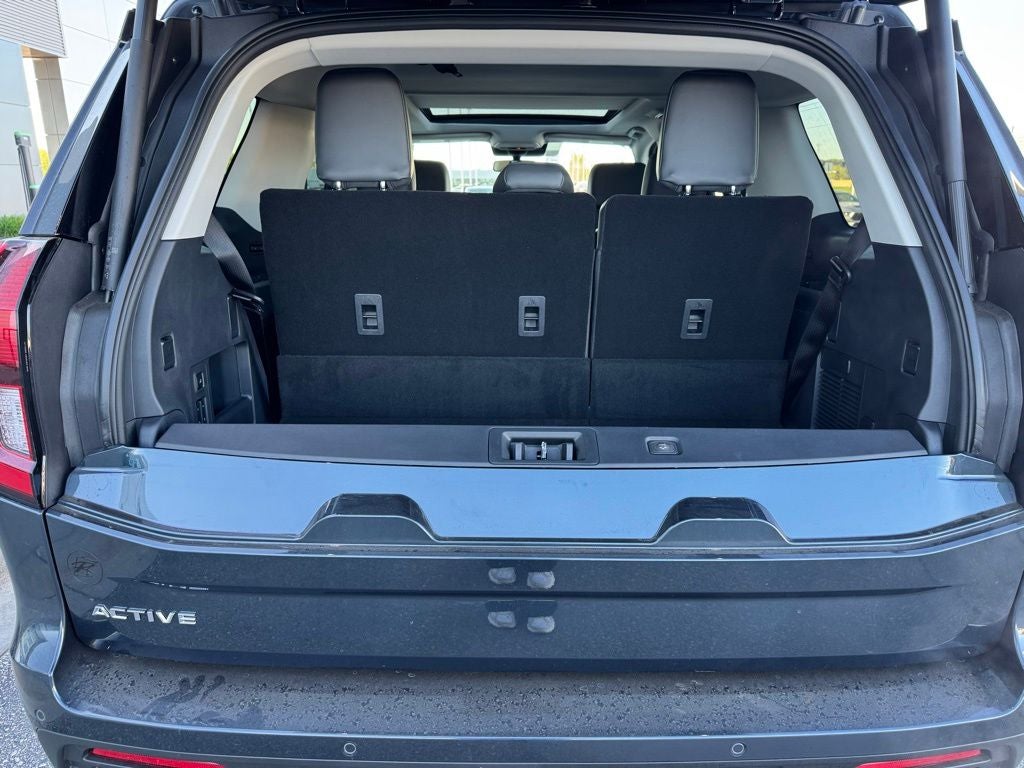 2026 Ford Expedition Active w/Panoramic Roof + 20" Wheels