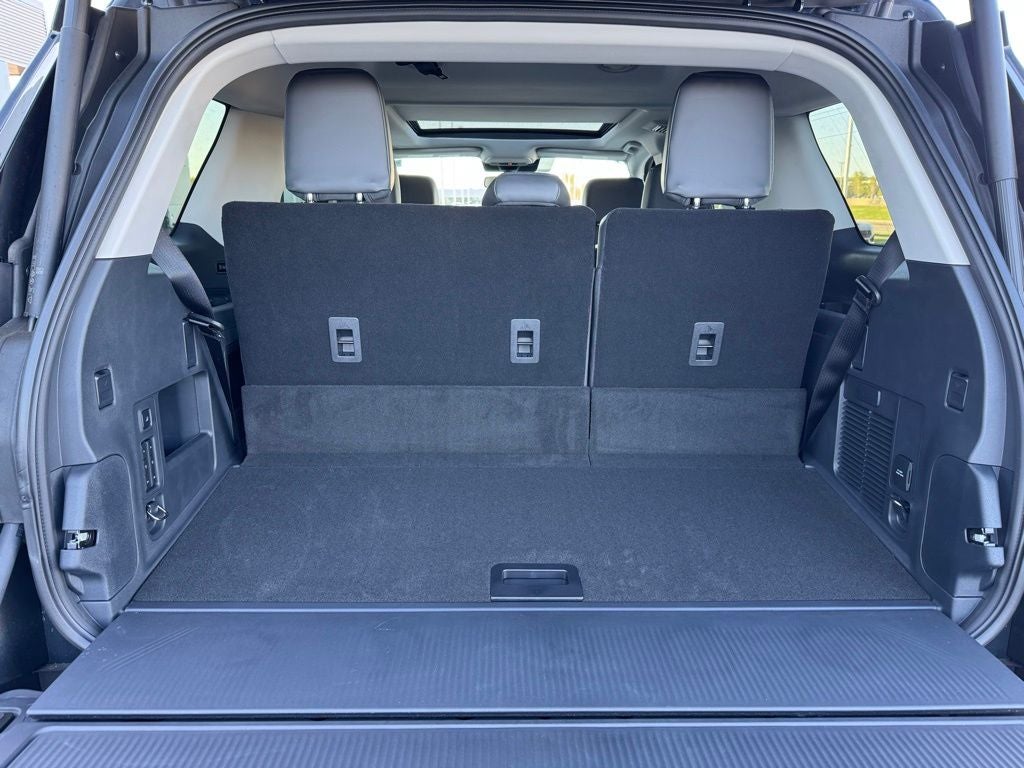 2026 Ford Expedition Active w/Panoramic Roof + 20" Wheels