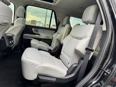 2025 Ford Expedition Platinum