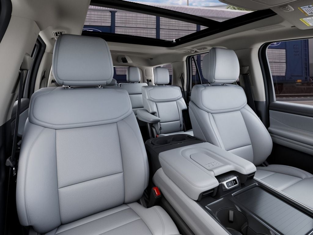 2027 Ford Expedition Platinum w/30th Anniversary Pkg