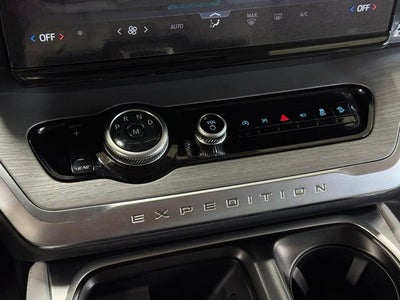 2027 Ford Expedition Platinum w/30th Anniversary Pkg