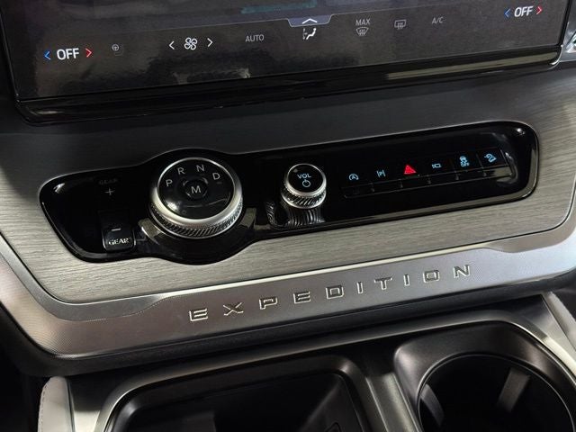 2027 Ford Expedition Platinum w/30th Anniversary Pkg