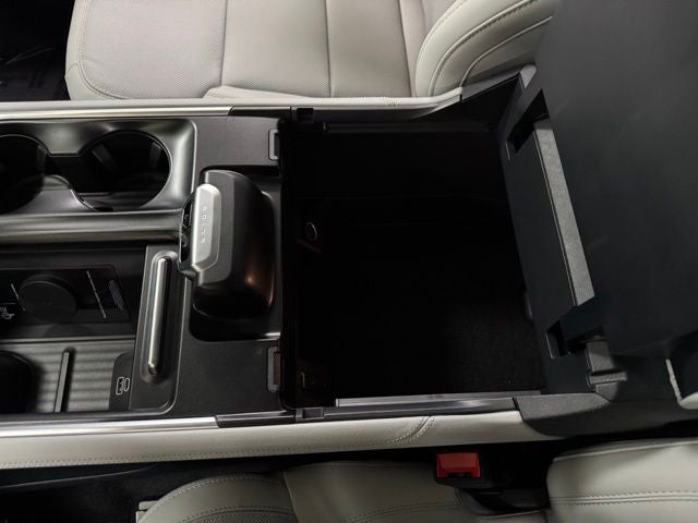 2027 Ford Expedition Platinum w/30th Anniversary Pkg