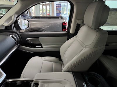 2027 Ford Expedition Platinum w/30th Anniversary Pkg