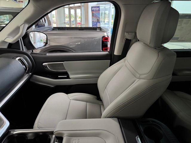 2027 Ford Expedition Platinum w/30th Anniversary Pkg