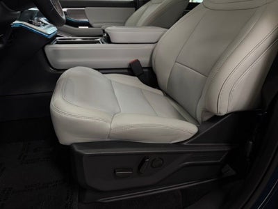 2027 Ford Expedition Platinum w/30th Anniversary Pkg
