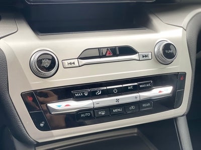 2021 Ford Explorer XLT w/ Twin Panel Moonroof + Heated Steering Wheel
