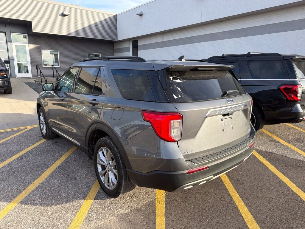 2023 Ford Explorer XLT w/Twin Panel Roof + Adaptive Cruise