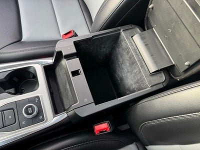 2023 Ford Explorer XLT w/ Twin Panel Moonroof + Tow Package