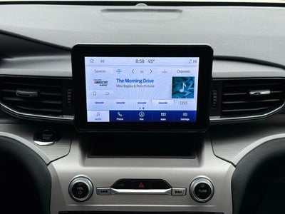 2023 Ford Explorer XLT w/ Twin Panel Moonroof + Tow Package