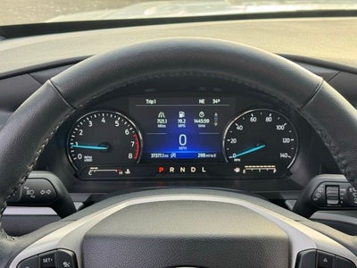 2023 Ford Explorer XLT w/ Twin Panel Moonroof + Tow Package