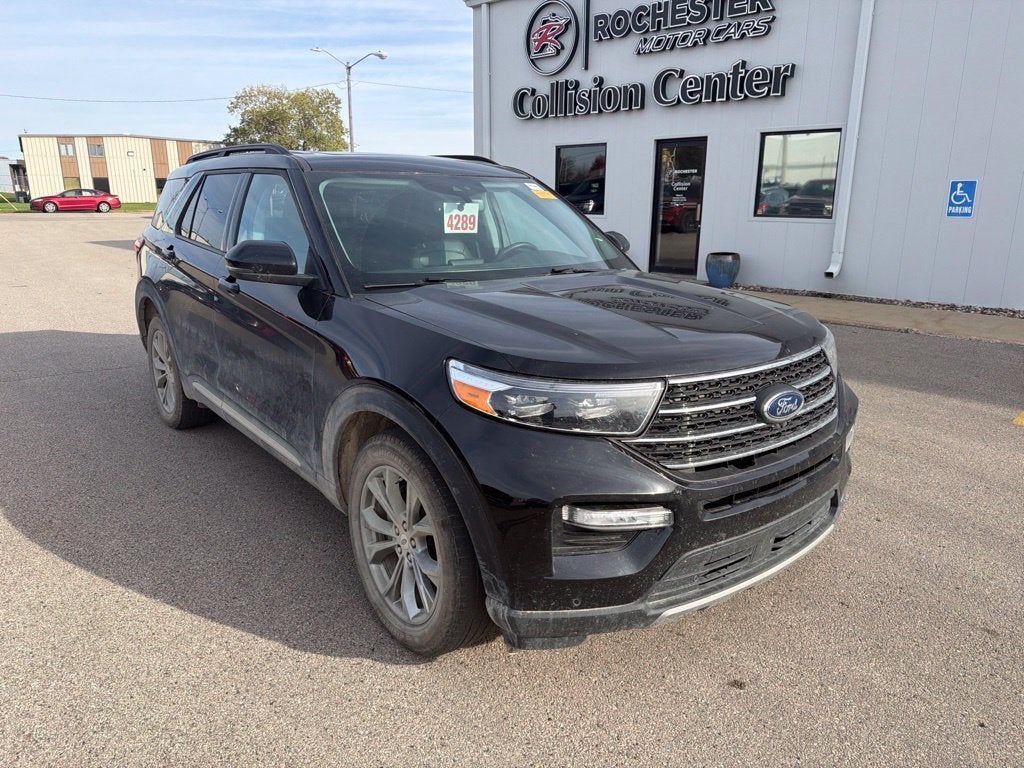 2023 Ford Explorer XLT w/Twin Panel Roof + Adaptive Cruise
