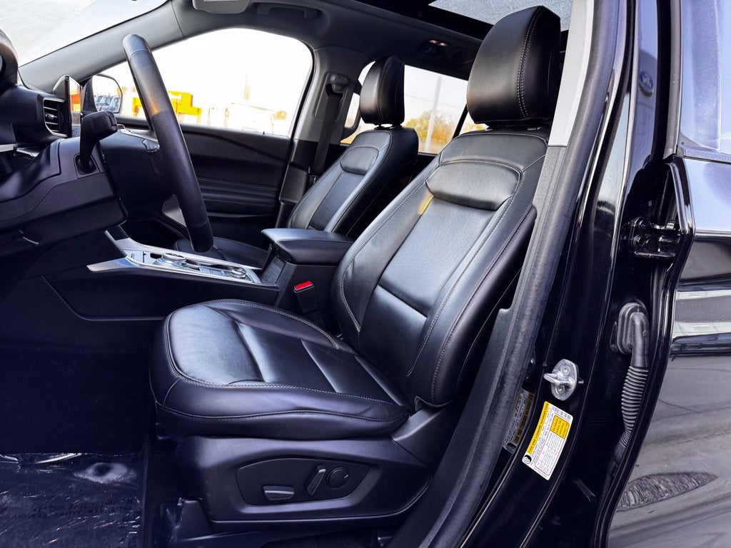 2023 Ford Explorer XLT w/Twin Panel Roof + Adaptive Cruise