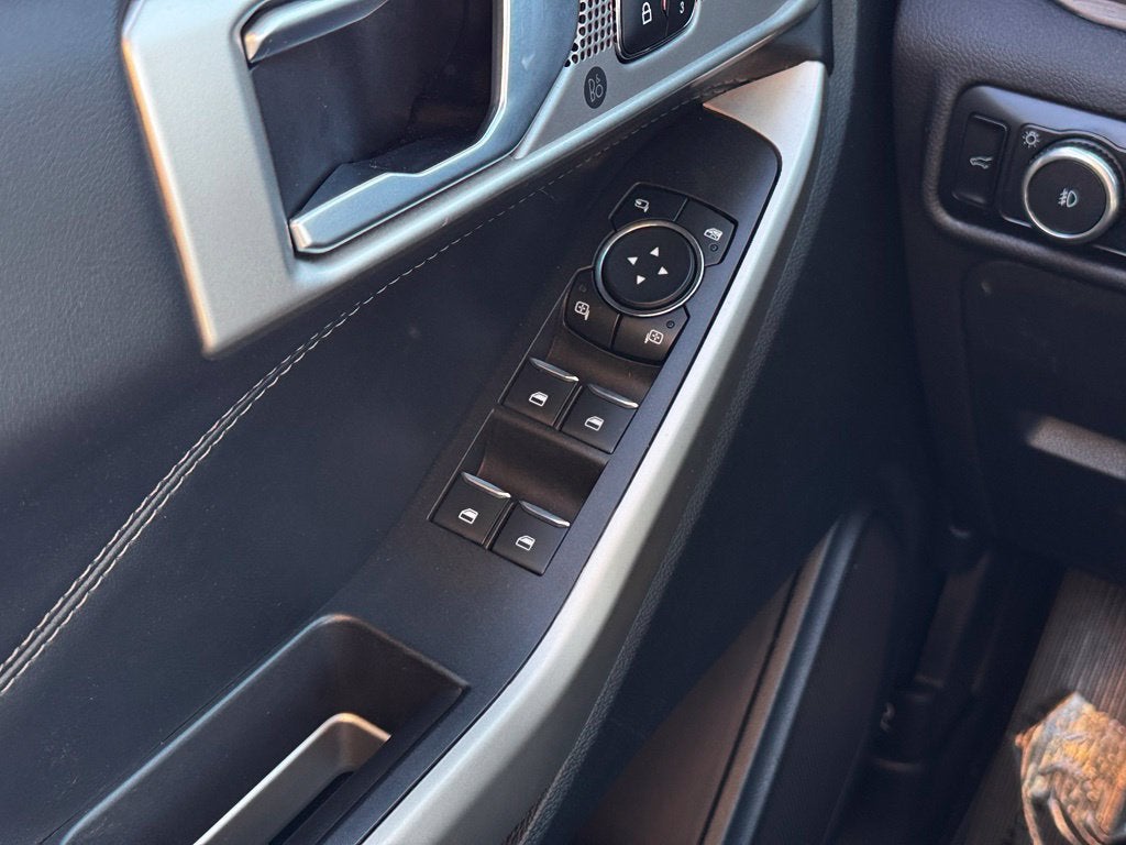 2023 Ford Explorer Limited w/Twin Panel Roof