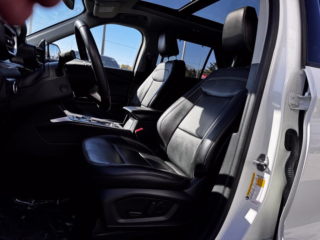 2023 Ford Explorer Limited w/Twin Panel Roof