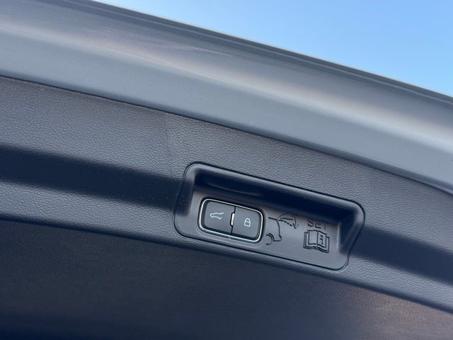 2025 Ford Explorer Active w/ Panoramic Moonroof + Heated Steering Wheel