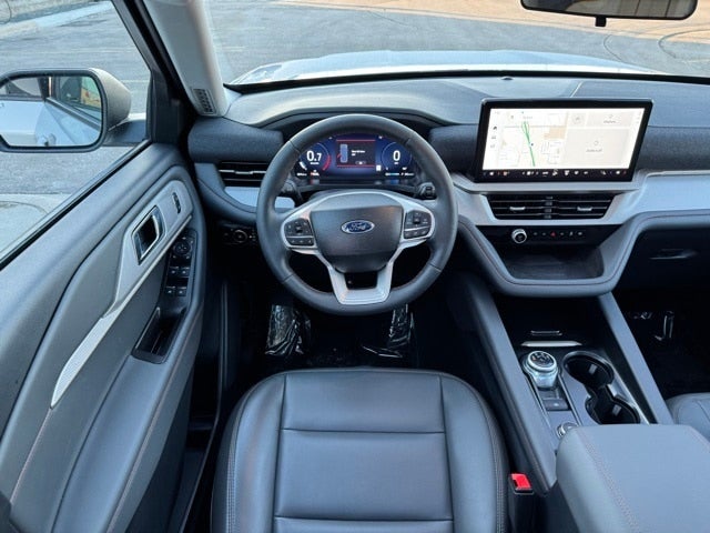 2025 Ford Explorer Active w/ Panoramic Moonroof + Heated Steering Wheel
