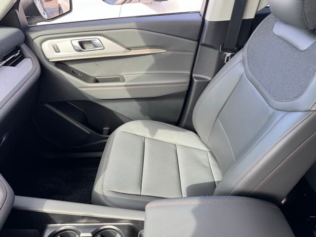 2026 Ford Explorer Active w/Heated Steering Wheel + 20" Wheels