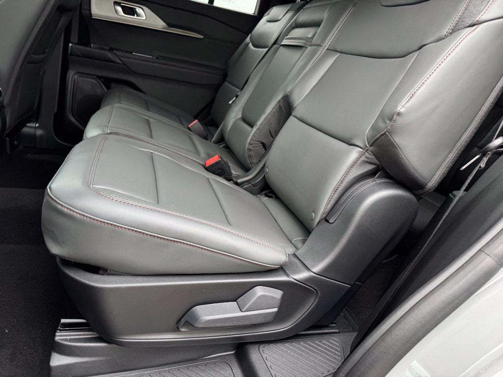 2027 Ford Explorer Active w/2nd Row Bench Seat