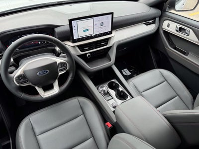2027 Ford Explorer Active w/2nd Row Bench Seat